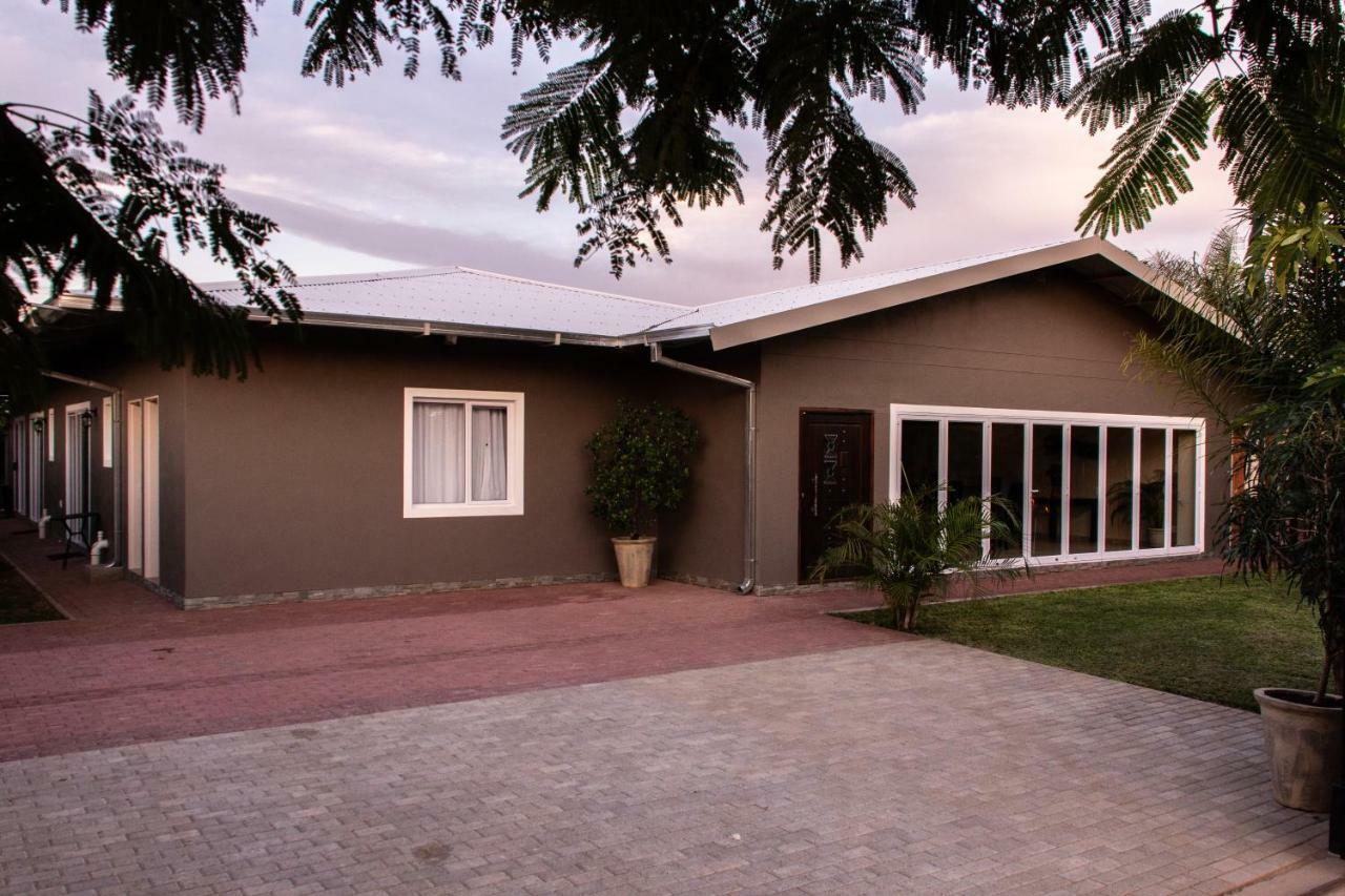 Haus Mopanie Apartamento Tsumeb Exterior foto